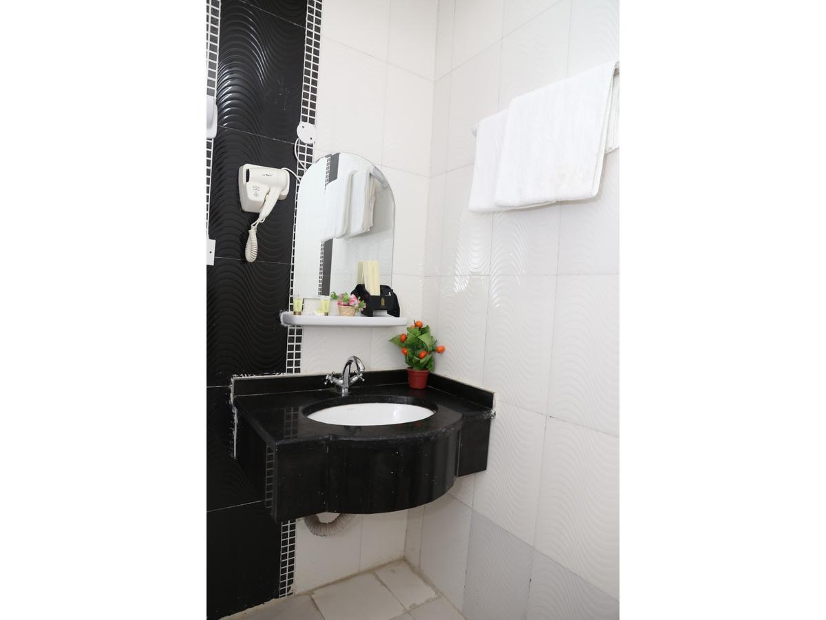 Al Hussam Hotel Apartments Rusayl Buitenkant foto